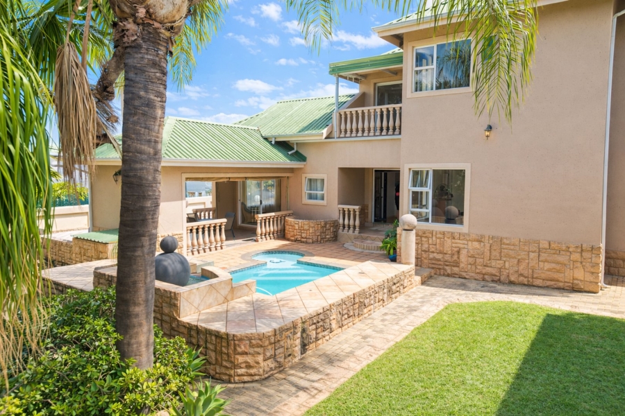 5 Bedroom Property for Sale in Caribbean Beach Club North West